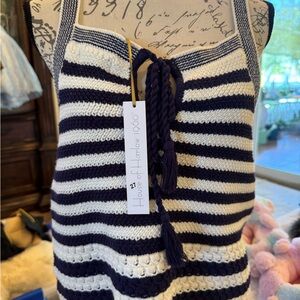 House of Harlow 1960 Navy and Cream Knit Top nwt med but can fit large